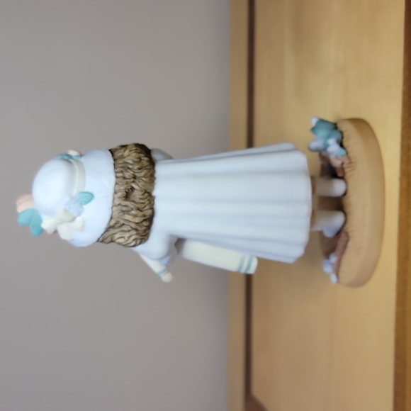 1992 Jan Hagara "Tiffany" Porcelain Figurine - Picture 3 of 9